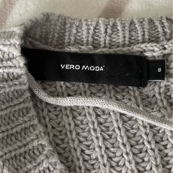 Vera Moda Oversized Women’s Gray Knit Sweater with Tie Up Back Detail Size Small - Picture 9 of 9
